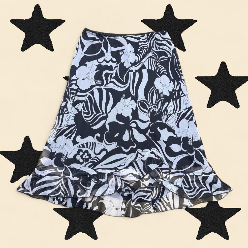 ★ Y2K Black & White Floral Print Skirt ★